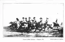Gravure représentant plusieurs cavaliers de profil, les uns derrière les autres, montés sur de petits chevaux allant à l'amble.