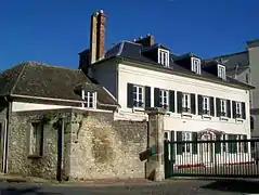 Le logis de la minoterie, qui a survécu à l'incendie de 1954.