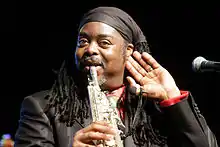 Description de l'image Courtney Pine by Augustas Didzgalvis.jpg.