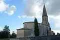 Vue d'ensemble de l'église et de son chevet (août 2011)