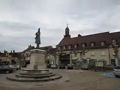 Tour de la Bibliothèque, avec clocheton à l'impériale à horloge