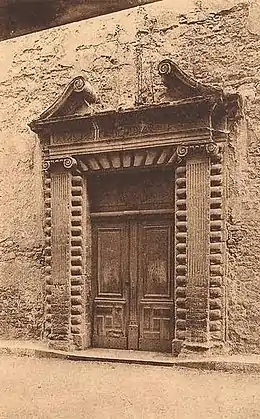 Porte de l'ancien couvent des récollets.