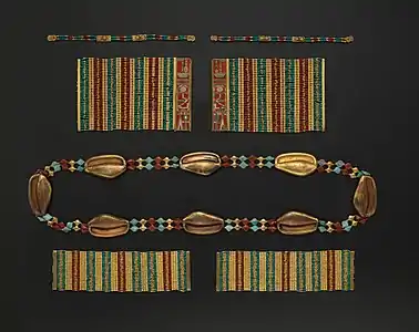 Bijoux de princesse Sithathoryunet (r. d'Amenemhat III). Met