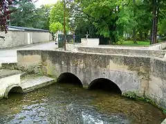 Le petit Pont sur la Thève.