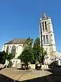 Vue depuis l'ouest ; à gauche, la chapelle Sainte-Catherine.