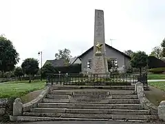 Le monument aux morts.