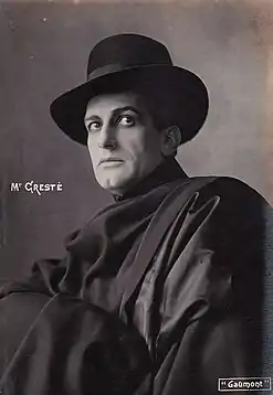 René Cresté interprétant Judex dans le film de 1916.