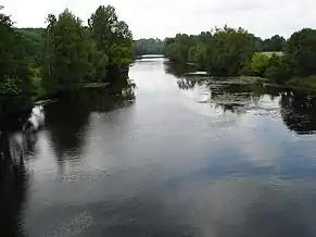 La rivière Creuse en direction de Tournon-Saint-Martin en 2011.