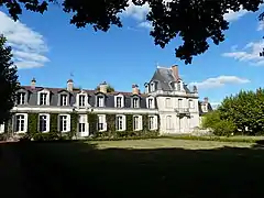 L'aile orientale du château de Tiregand.