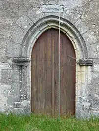Le portail de l'église de Pissot.