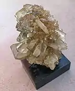 Cristal de barytine (7 × 12 cm), carrière de Glageon, France.