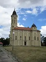 L'église Saint-Côme-et-Saint-Damien d'Azanja.