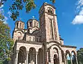 L'église Saint-Marc de Belgrade, exemple d'architecture serbo-byzantine, qui s'inspire des monuments médiévaux serbes basés sur l'école byzantine, témoignant d'une volonté de réaffirmation de l'identité serbe.