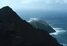 Vue des falaises de Croaghaun en direction d'Achill Head.