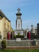 Le monument aux morts.