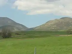 Vue au-dessus de Bressouleille sur les derniers kilomètres du col sur le versant sud-est.