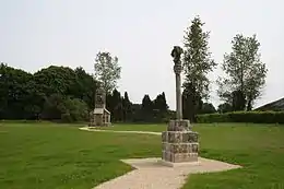 La Croix de Bouthiry et le clocheton.