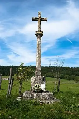 La croix Maury.