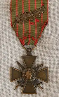 Croix de guerre 1939-1945 avec une palme (citation à l'ordre de l'armée)