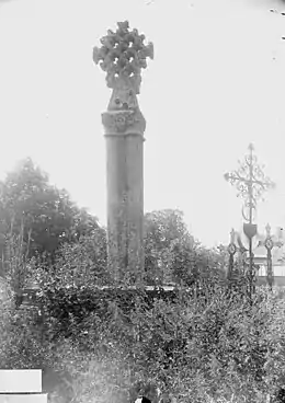 L'ancienne croix du cimetière.