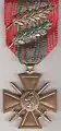 Croix de guerre 1939-1945 avec six citations, 1 palme de bronze, 1 palme d'argent.