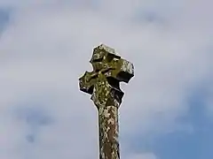 Détail du sommet de la croix.