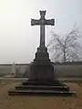 Croix du cimetière de Birieux.