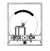 L’obturateur rotatif, avec son échancrure (en noir).