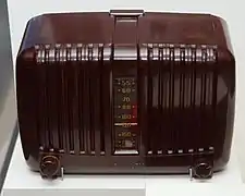 Radio Bakelite streamline (1952).