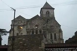 Vue de l'église depuis l'est.