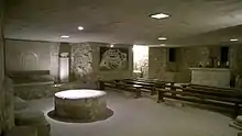 Photo de la chapelle absidiale de la crypte, située sous le chœur