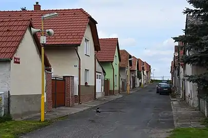 Ctiněves : rue principale.