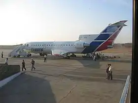 Un Yak-42 de la Cubana de Aviación sur le tarmac