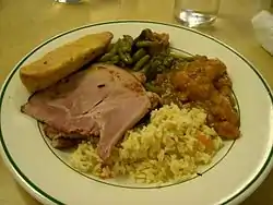 Cuisine acadienne (Louisiane) - travers de porc et jambalaya.