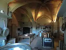 Photographie présentant les cuisines du XVe siècle, au deuxième étage des douves.