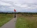 Le champ de bataille en 2008 (la ligne hanovrienne est marquée par des drapeaux et une route).