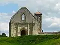 Les vestiges de l'église Saint-Pierre.