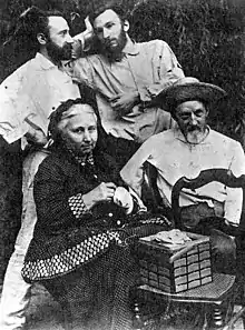Jacques Curie, Pierre Curie, Sophie-Claire Depouilly et Eugène Curie vers 1878.