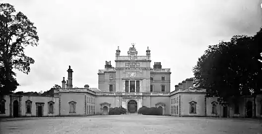 Le château de Curraghmore (en), Portlaw, comté de Waterford (années 1890-1900).