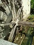 Roue à aubes du moulin.