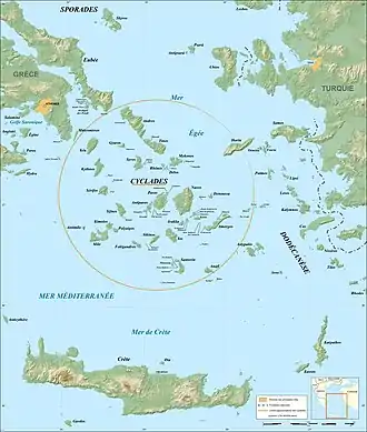 Carte des Cyclades (entourées en orange) au sein de la mer Égée méridionale.