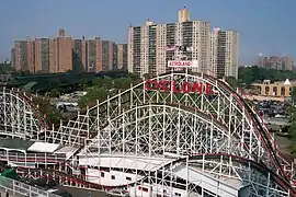 Cyclone à Astroland