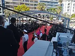 Le tapis rouge des marches vue du Palais.