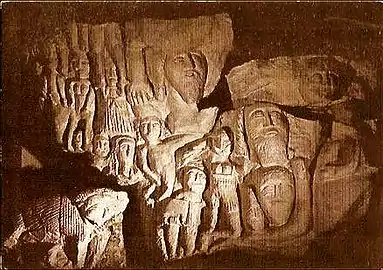 Cave sculptée de Dénezé-sous-Doué,l'espoitrinement à la Valois.