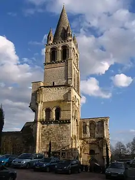 L'abbaye Notre-Dame de Déols en 2009.