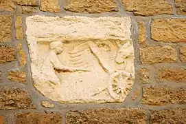 Relief représentant une faucheuse ou une moissonneuse à peigne gallo-romaine (une arracheuse d'épis en fait).