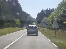 À l'approche du carrefour giratoire avec la RD 559