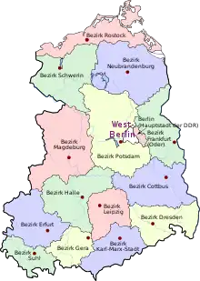 Les 15 « Bezirke » (districts) de 1952 à 1990.