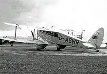 Un Morton De Havilland DH.89 Dragon Rapide à l'aéroport de Manchester en 1950.
