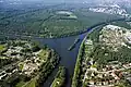 Site des premiers travaux de creusement du Canal Danube-Oder (8 décembre 1939), près de Nowa Wieś, non loin de Kędzierzyn. On voit de gauche à droite : le canal de Gliwice, embranchement vers l'usine chimique de Kędzierzyn, avec le grand large du canal Danube-Oder (6 km).